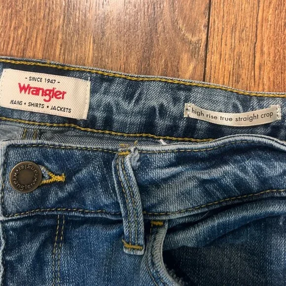 Wrangler High Rise True Crop Size 10 - Picture 3 of 4